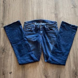 Low rise Guess blue wash jeans